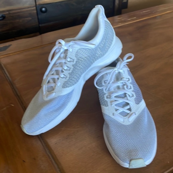 Nike Zoom Strike Sneakers Size 9.5 - Picture 1 of 13